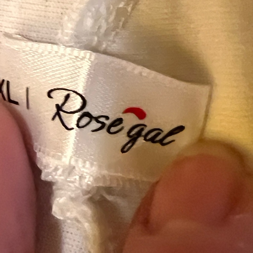 Rosegal White v-neck blouse with waist tie - Picture 6 of 10